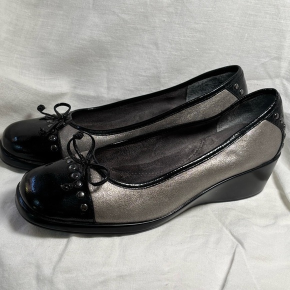 AEROSOLES Shoes - Aerosoles Elegant Black and Silver Women's Ballet Flats size 8.5